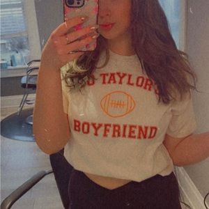 “Go Taylor’s boyfriend” Kansas City cheifs t shirt